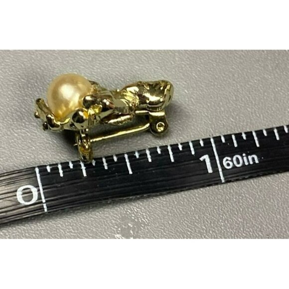 Rare Vintage Gold Tone Genie Fortune Teller Brooch With Pearl "Crystal Ball" - Picture 4 of 4